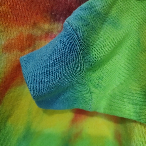 Handmade Tie Dye Shirt Kid Unisex Size Small/6 (rack 2 top) - Picture 3 of 3